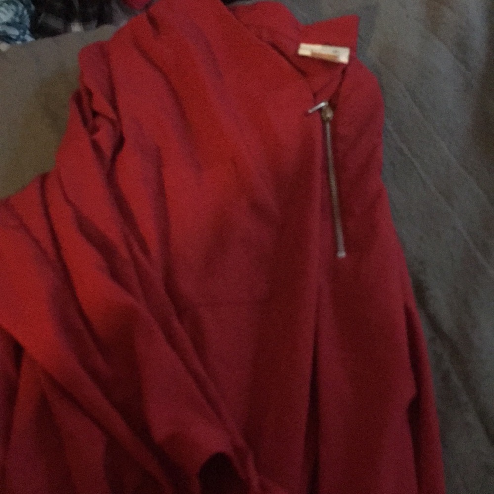 Red 3/4 sleeve high and low